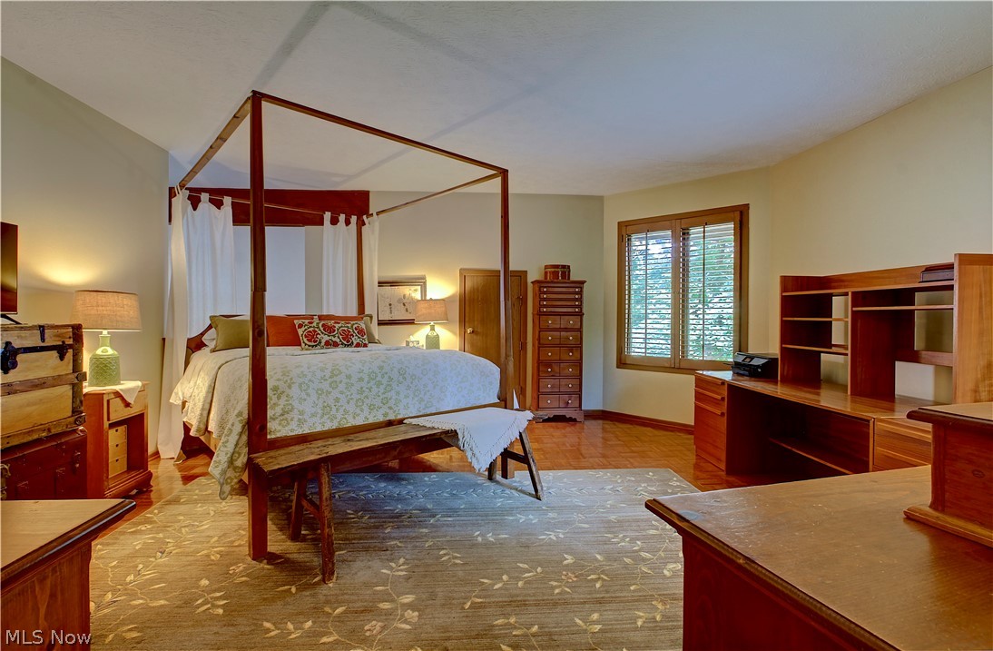 Woods Condos - Residential