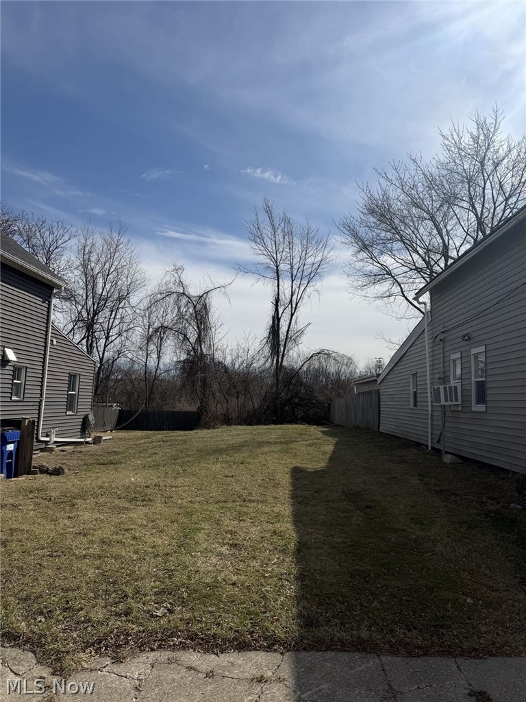 Vacant residential lot located in Ohio City neighborhood in Cleveland. Level, cleared parcel situated between existing homes, close proximity and convenient access to amenities like the West Side market and downtown Cleveland, highways, and city services.