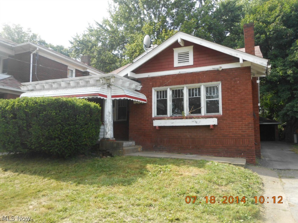 Brick Cape Cod with3 bedrooms, living room with fireplace. Covered front porch and 2 car garage.  This is a Fannie Mae Property, the seller requests all offers to be submitted through HomePath website.  it is strongly encouraged that an offer include proof of funds for the seller's final acceptance.