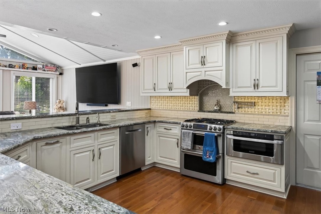 Hallmark Manor Resub - Residential