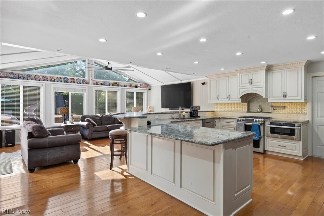 Hallmark Manor Resub - Residential