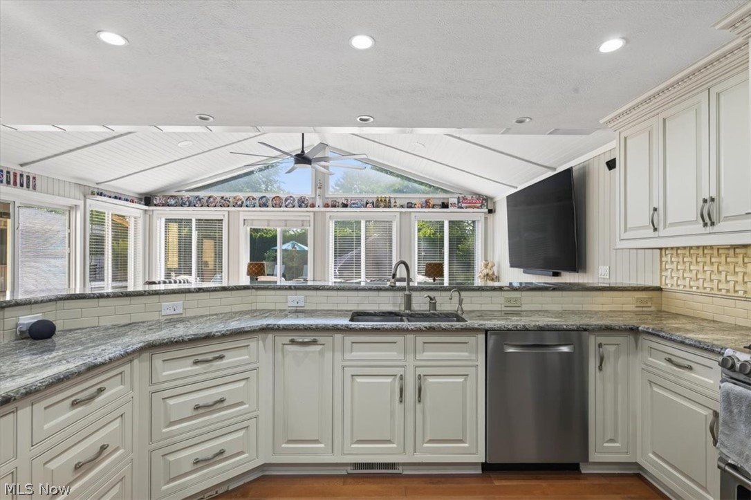 Hallmark Manor Resub - Residential
