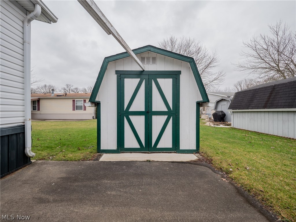Twin Lakes Mobile Home Park - Residential