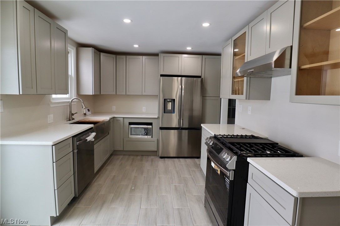 Sunshine Realty Inc 02 - Residential
