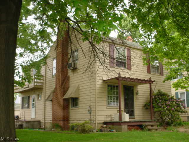 5 bed, 2 bath colonial in need of repairs, 2050 sq ft. Great corner lot across from park. Fireplace, 2 furnaces. 2013 electric updated. Needs roof, windows, paint, carpet.  Build sweat equity, great potential!