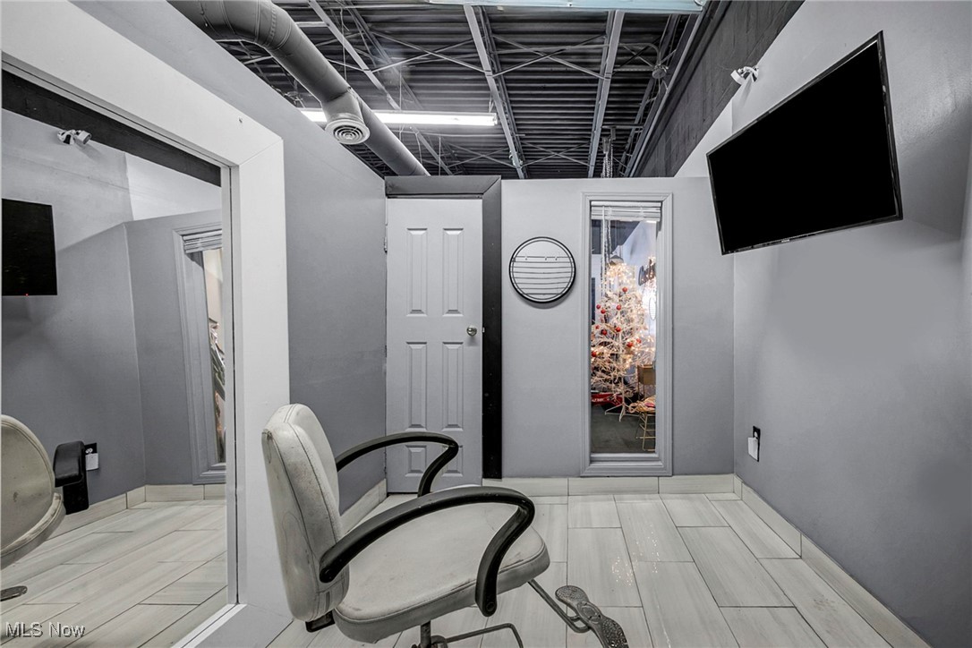 Bower & Bracks - Commercial Sale