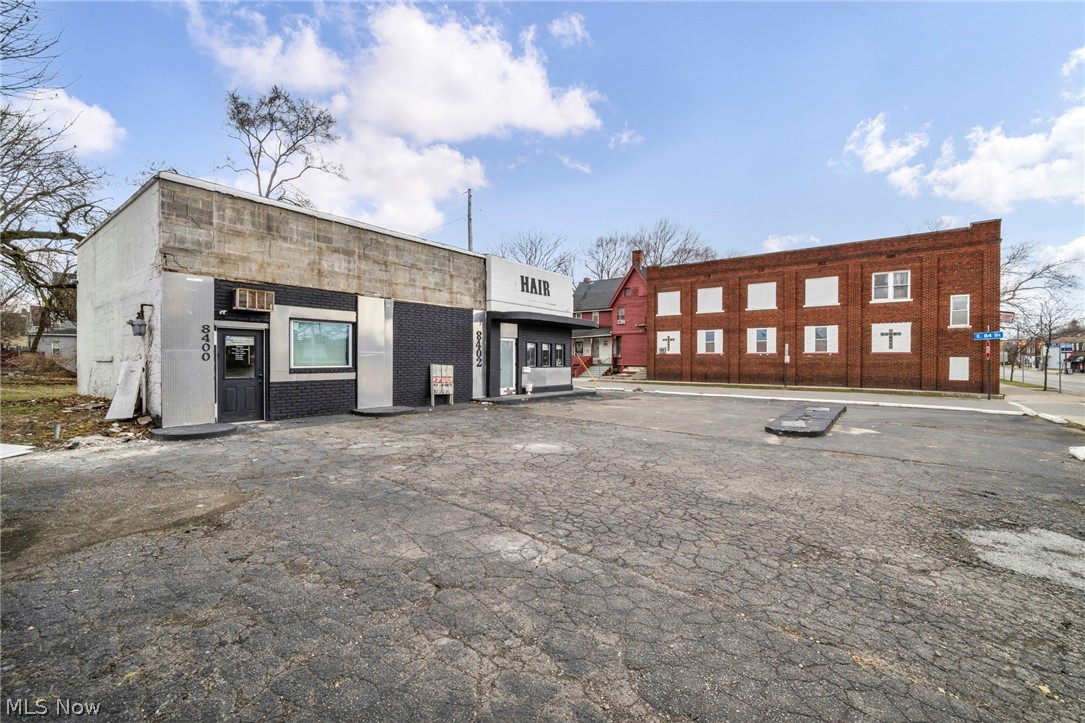 Bower & Bracks - Commercial Sale