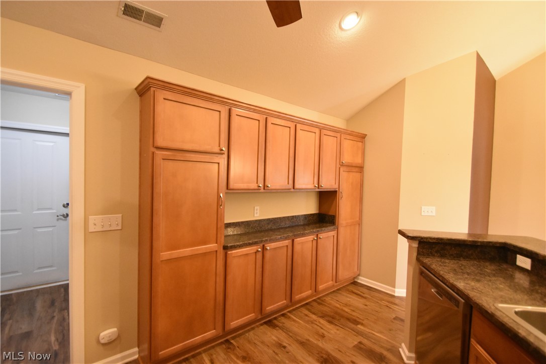Springfield Rdg Condos - Residential