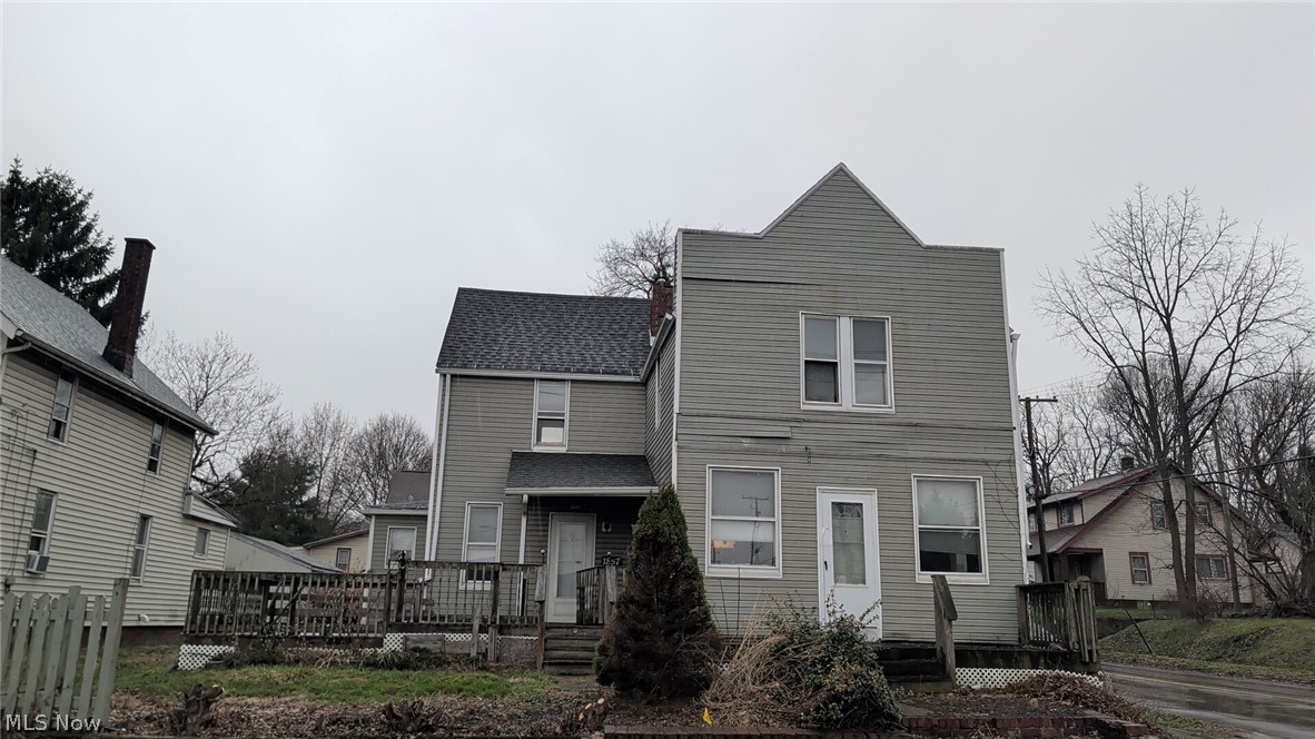 Looking for a home for a growing family? Look no further come make this 4 bedroom home your very own with your own special touches!