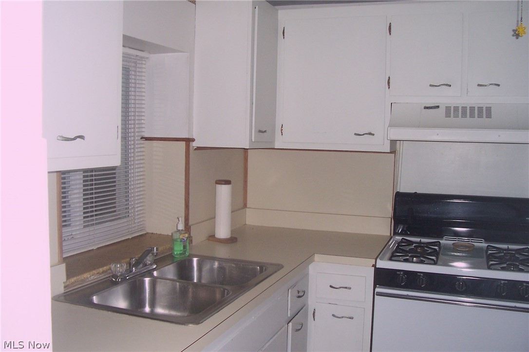Townhouse Condo Estates Condo - Residential