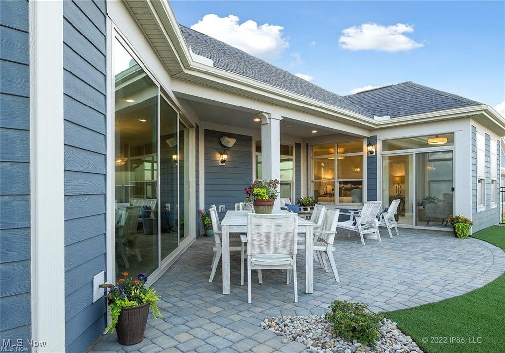 The Courtyards at New Seasons - Residential