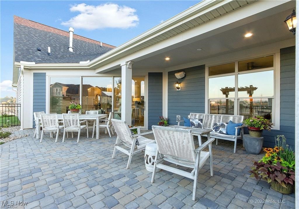 The Courtyards at New Seasons - Residential