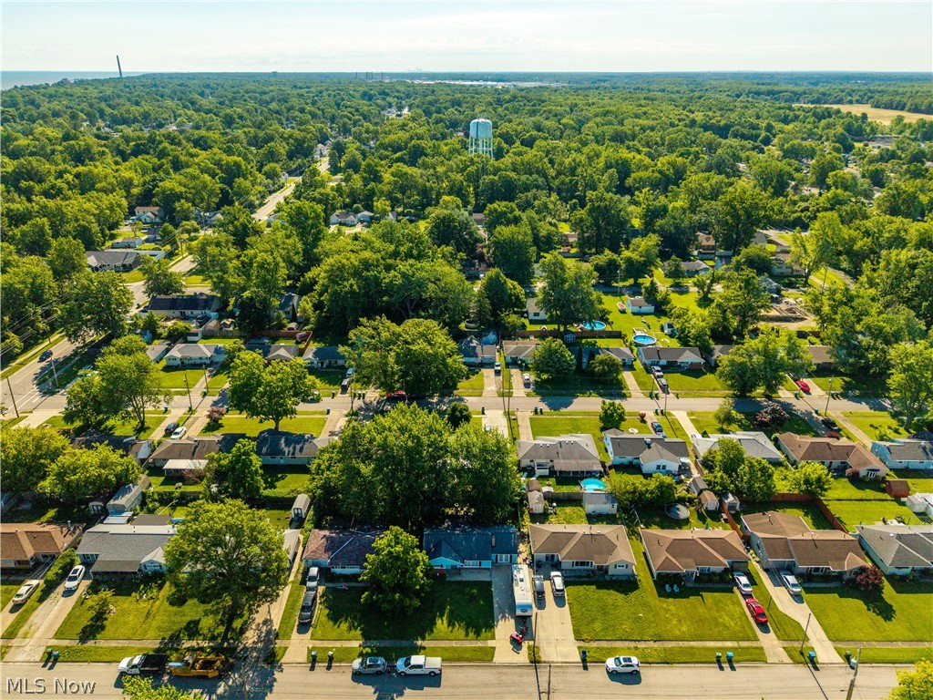 Lake Breeze Manor - Residential