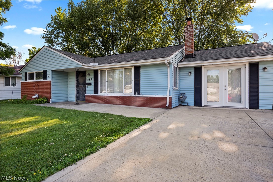 Lake Breeze Manor - Residential