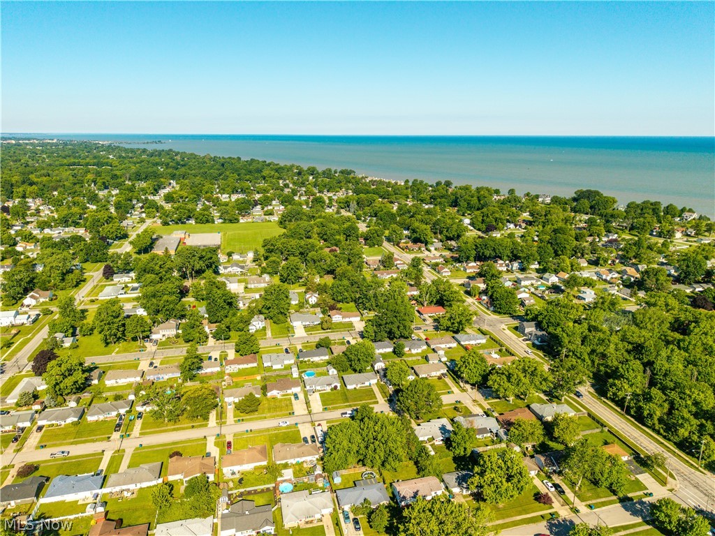 Lake Breeze Manor - Residential