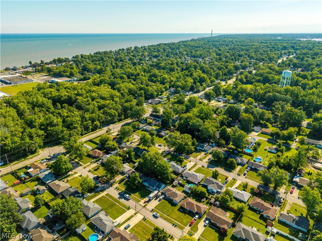 Lake Breeze Manor - Residential
