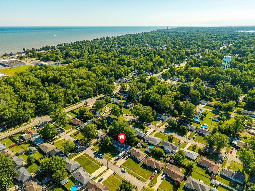 Lake Breeze Manor - Residential