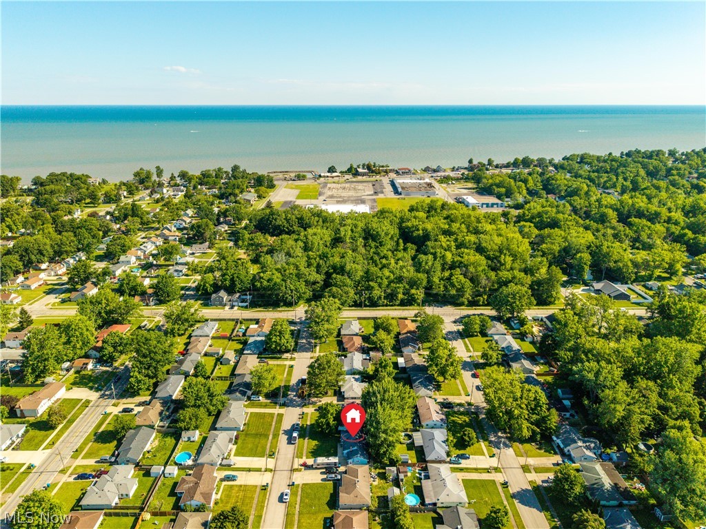 Lake Breeze Manor - Residential