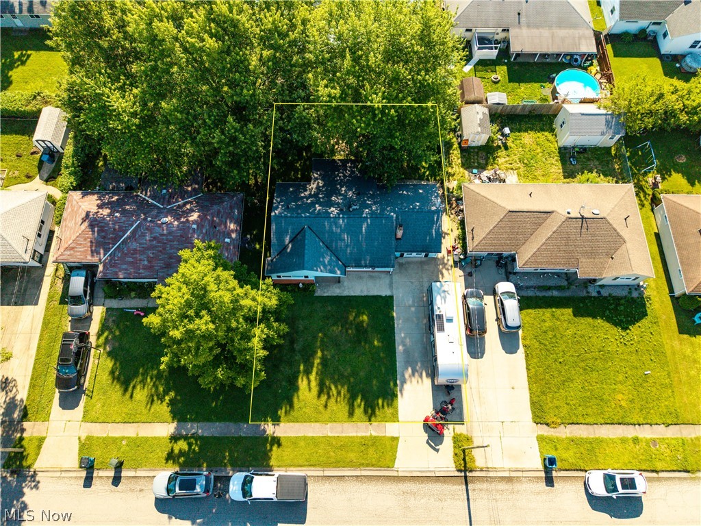 Lake Breeze Manor - Residential