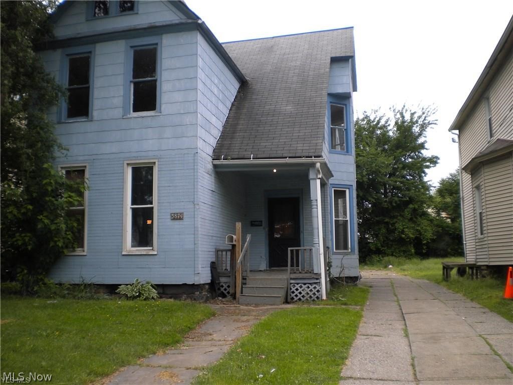 Spacious upstairs unit of 2-family Colonial with 2 bedrooms, 1 bathroom and eat-in kitchen. ALL RENT RATES ARE PRICED FOR 24 MONTH LEASES. Contact our office for 12 month lease rates.

To submit a rental application go to www.allstarcleveland.com, select "available homes" tab and select "apply now" for property of interest.