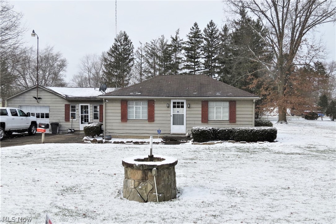 Comfortable 2 bedroom, 1-1/2 bath ranch, in the heart of Howland on a .5 acre lot. Great starter, retirement or investment property. Bright breezeway welcomes you, kitchen features all appliances, eating area, and plenty of cabinetry. Spacious living room with lots of light, 2 bedrooms share a full bath. 1st floor laundry with washer & dryer and a half bath completes this easy living floor plan. Updated electrical breaker box and high efficiency gas furnace (located in a separate room in the back of the house. No access from inside). House needs some TLC. Selling "AS-IS". Call today for your private showing.