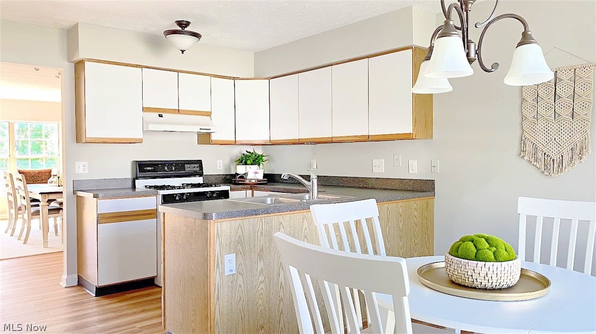 Settlers Village Condo - Residential