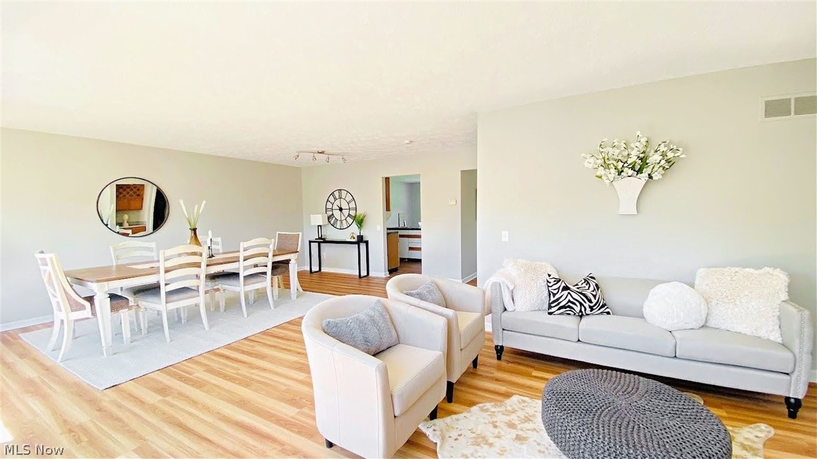 Settlers Village Condo - Residential