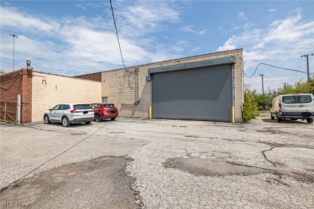 City/Cleveland - Commercial Sale