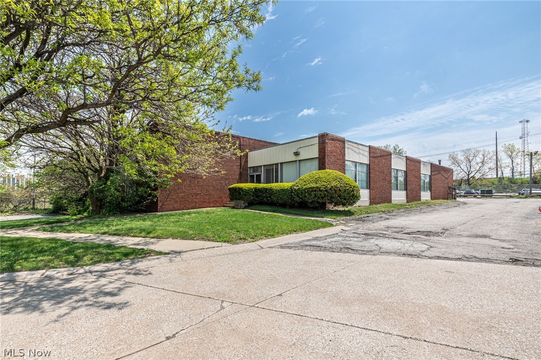 City/Cleveland - Commercial Sale