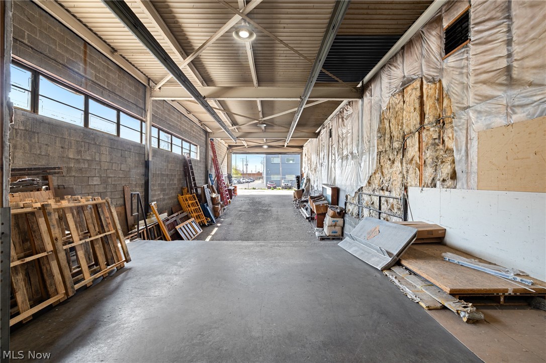 City/Cleveland - Commercial Sale