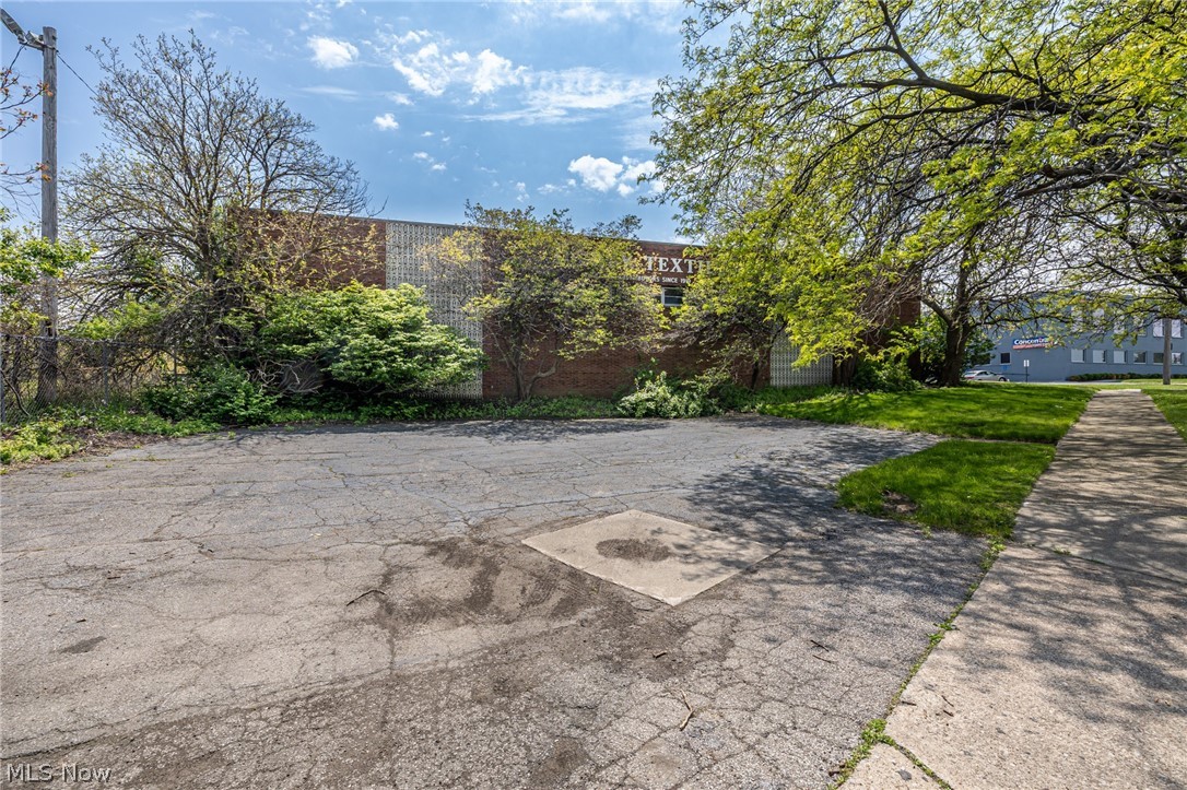 City/Cleveland - Commercial Sale