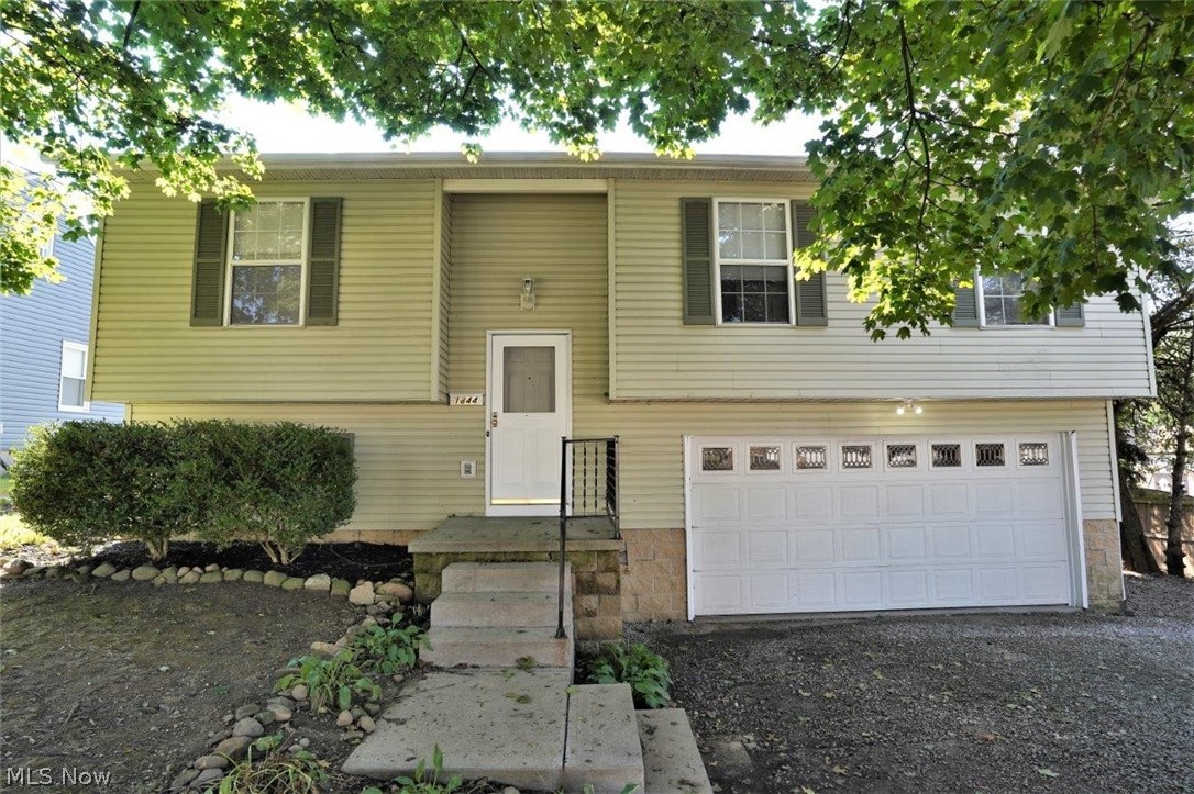 Lovingly maintained home in Ellet! This one owner home features updated kitchen and baths! The deck is a great place to relax or hang out with family and friends. The large fenced in yard is great for kids with two legs or four!
Fresh paint and flooring throughout along with updates make this a truly move in ready home.
Call today for your private showing and start packing!
