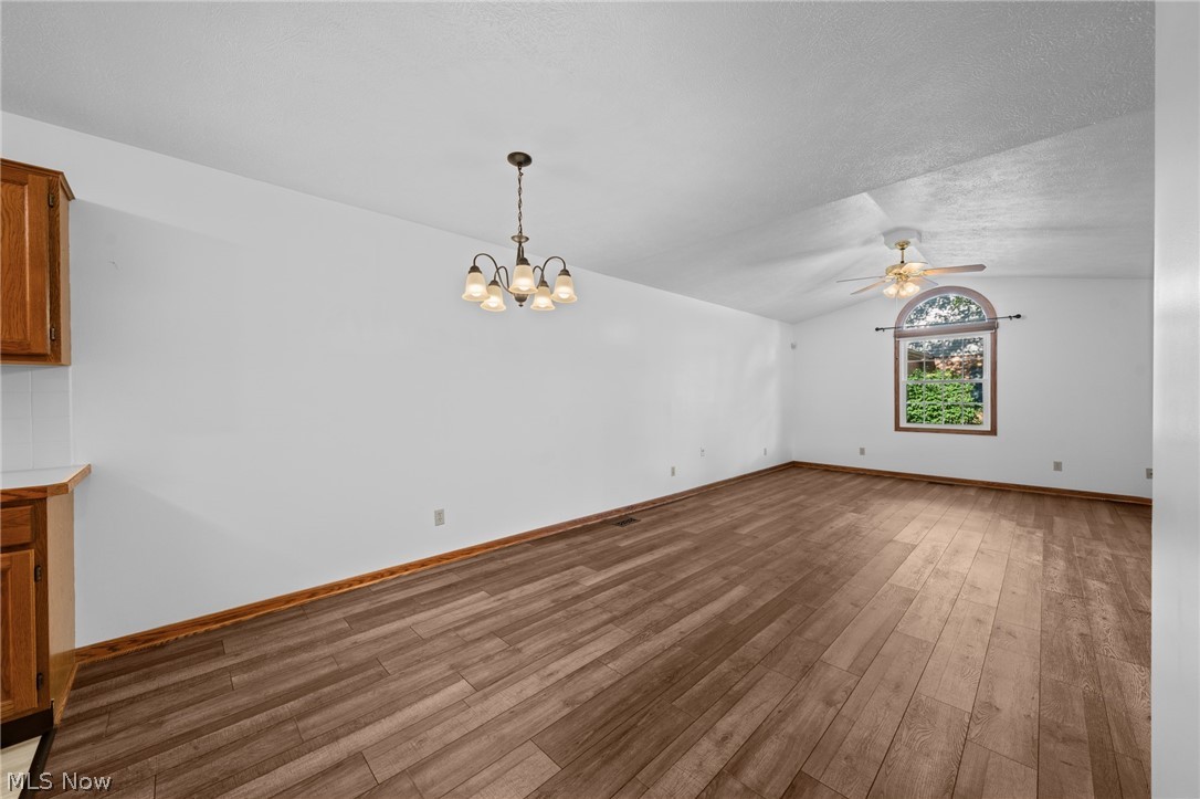 Hartville Country Commons Condo - Residential
