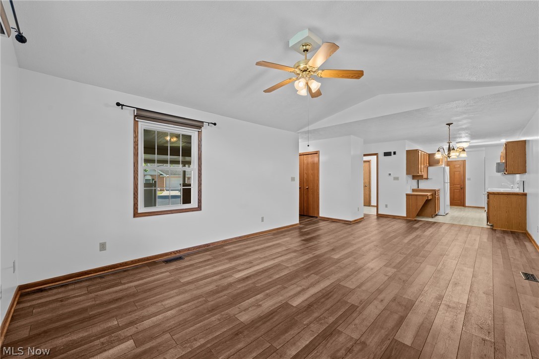 Hartville Country Commons Condo - Residential