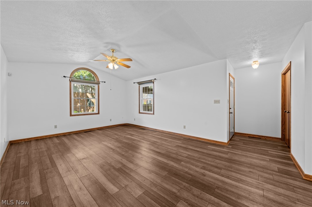 Hartville Country Commons Condo - Residential