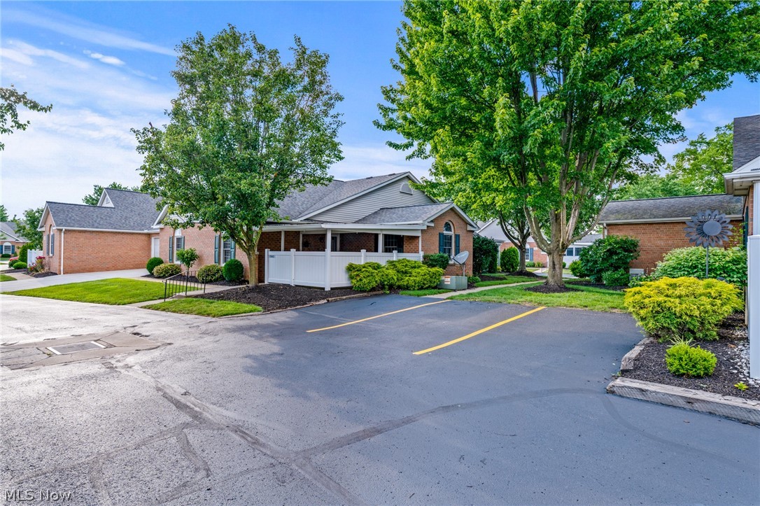Hartville Country Commons Condo - Residential
