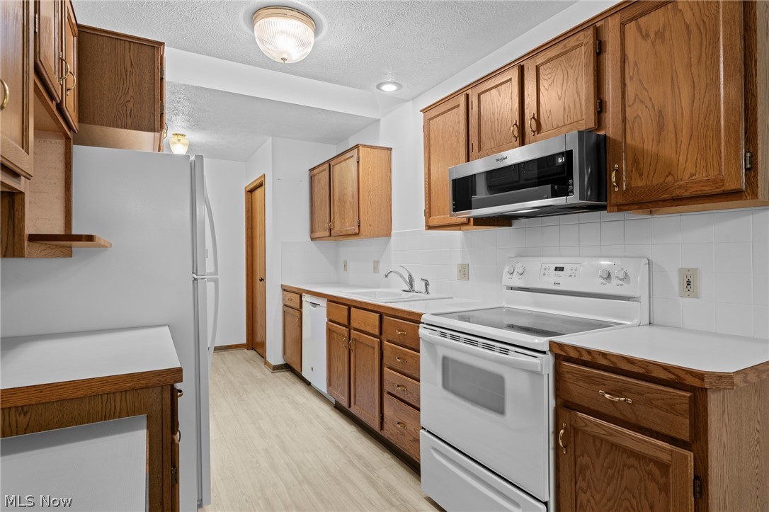 Hartville Country Commons Condo - Residential