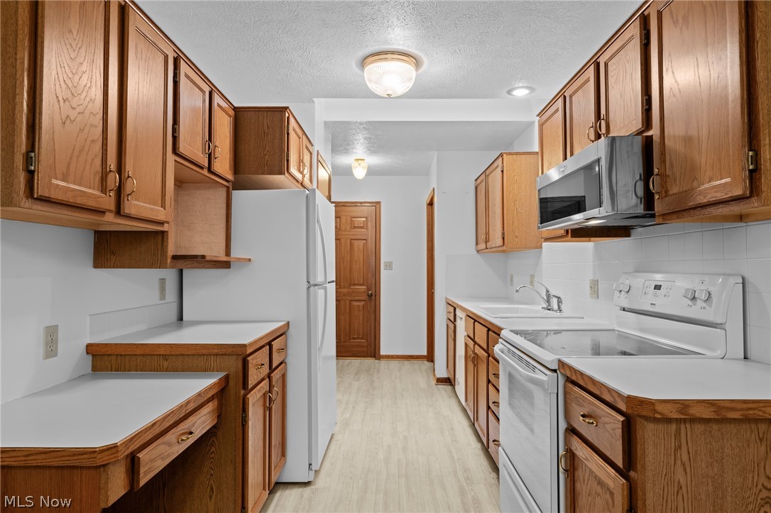 Hartville Country Commons Condo - Residential