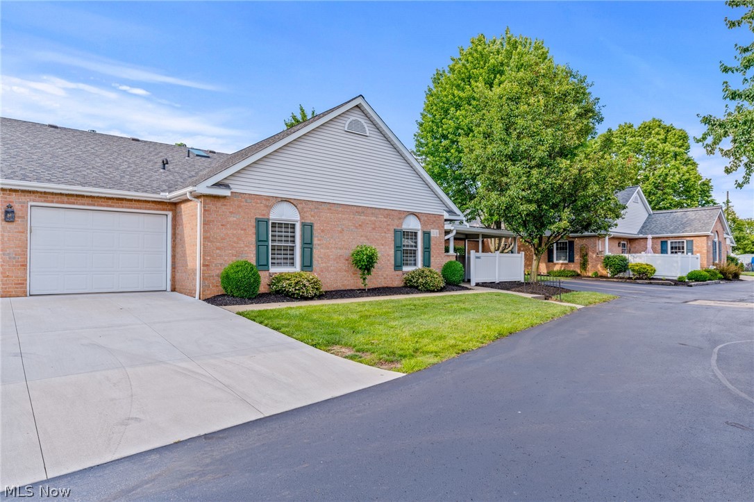 Hartville Country Commons Condo - Residential