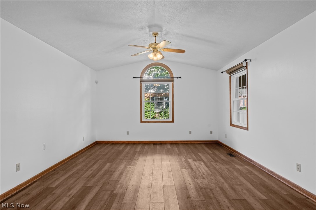 Hartville Country Commons Condo - Residential
