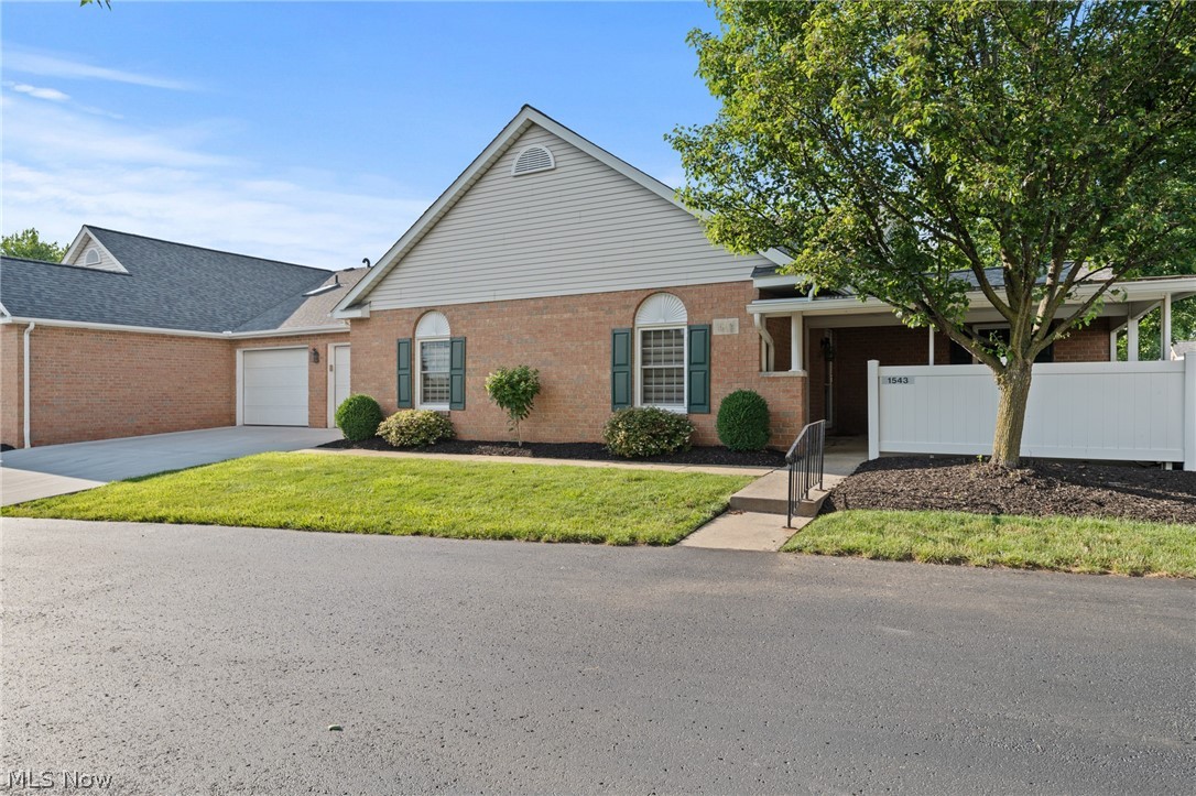 Hartville Country Commons Condo - Residential