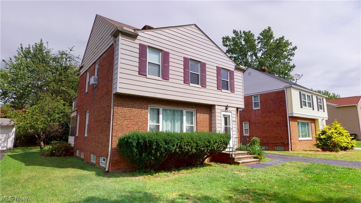 Colonial style home with a whole lot of charm! This home offers a brick exterior with original hardwood floors throughout most of the home. Plus tons of recent updates. Including both bathrooms, kitchen, painting and much more. Close to Beachwood and Legacy Village for all the shopping and restaurants that area has to offer. Book your private showing today!