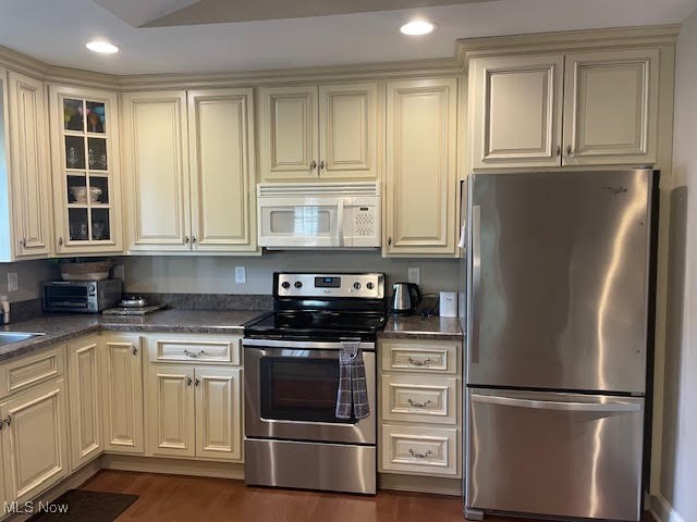 Noras Glen Condo - Residential