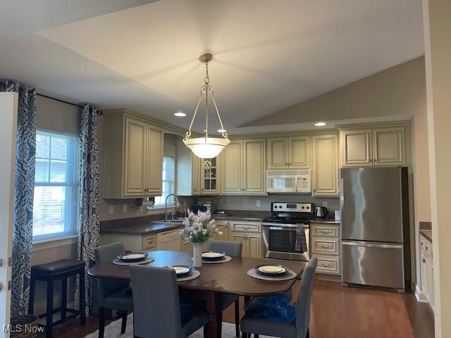 Noras Glen Condo - Residential