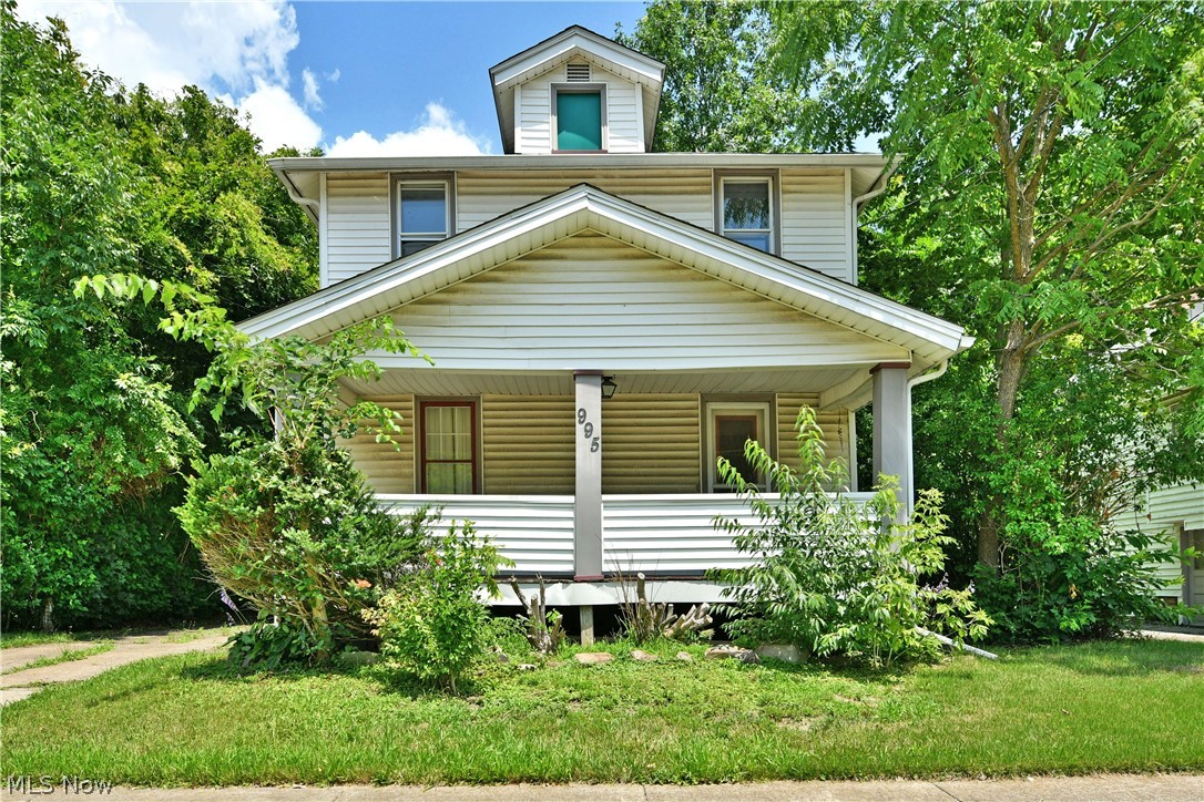 Bring your ideas, your vision board, and your imagination—this Warren home is ready for its next chapter!
This charming two-story home offers 3 bedrooms, 1 full bathroom, and endless potential to make it truly your own. Whether you're a first-time buyer looking to build equity, an investor searching for your next project, or someone excited to create a home that's uniquely yours, this property is full of opportunity.
Nestled on a beautiful wooded lot, you'll enjoy a peaceful setting with room to transform both the inside and outside into the home you've always envisioned.
With good bones, a great location, and unlimited possibilities, this is your chance to turn inspiration into reality. Schedule your showing today and see the potential for yourself!