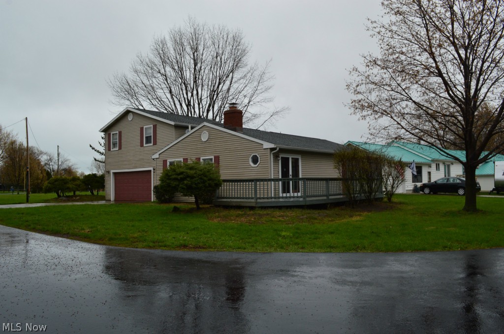 3 bedroom 2.5 bath Home in West Harbor Shores. Interior features include; Updated-open concept living area with skylight, Private master bedroom and bath above garage, heated sun room and More. Exterior features include; Large 2 car attached garage, wrap around front porch, paved drive and More!! Case number: 412-641874 HUD homes are sold AS-IS