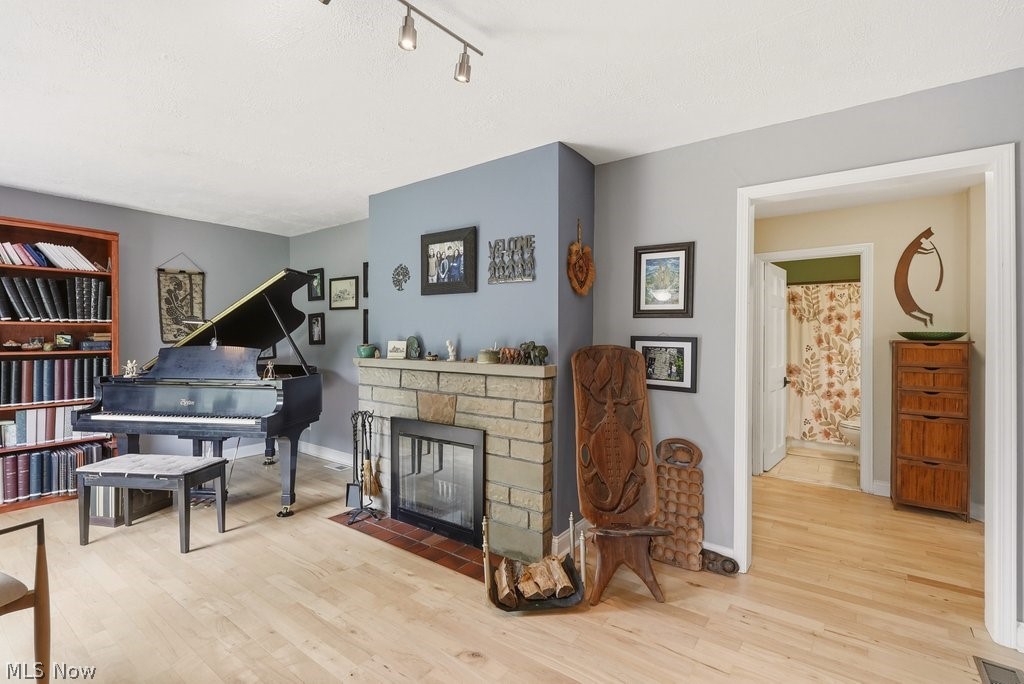 Mayfield 01 - Residential