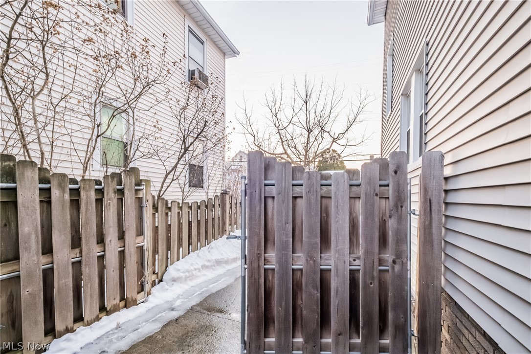 E G Gilberts 01 - Residential Income
