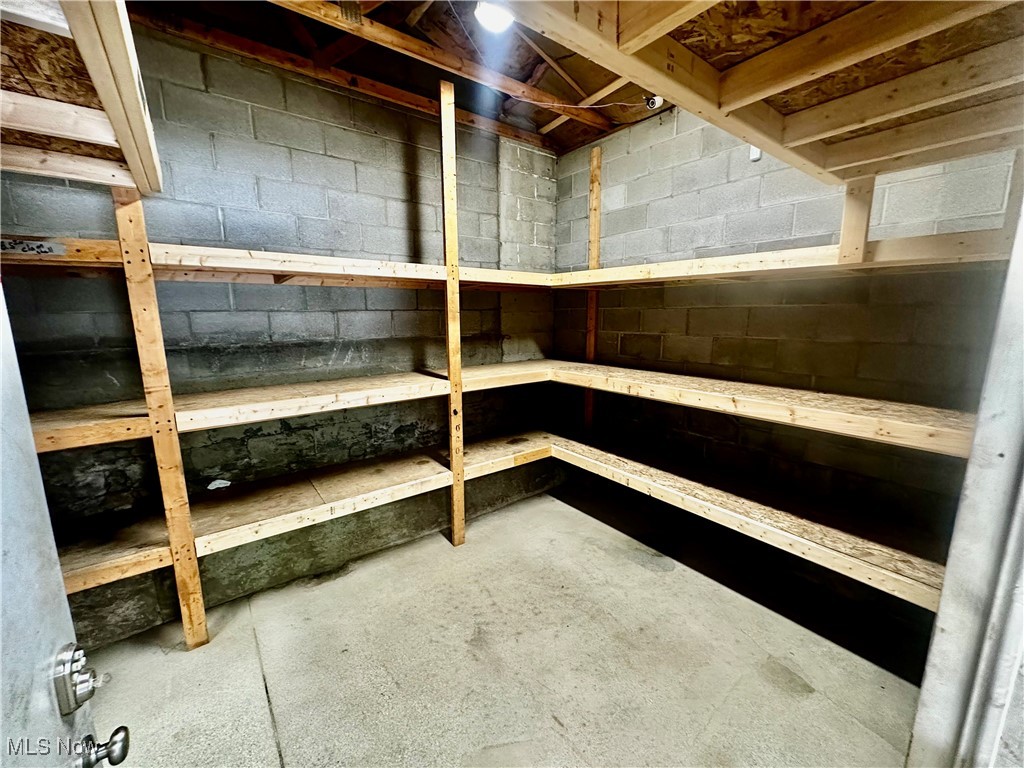 Village/Mogadore - Commercial Sale
