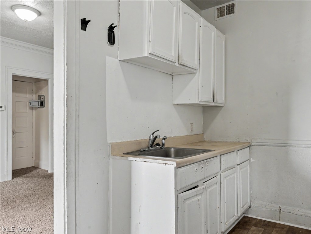 Amor & Carpenter - Commercial Sale